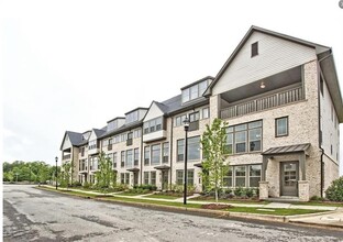2458 Figaro Dr in Atlanta, GA - Foto de edificio - Building Photo