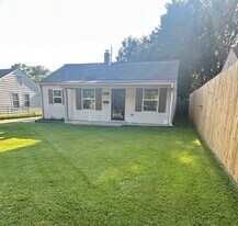 1045 E Rossiland Cir in Memphis, TN - Building Photo