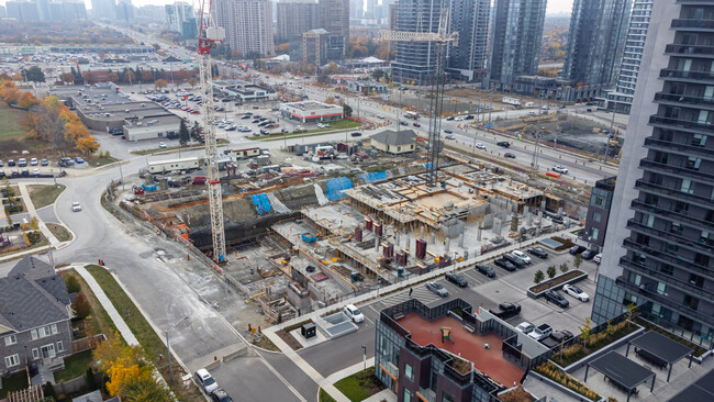 Canopy Towers in Mississauga, ON - Building Photo - Building Photo