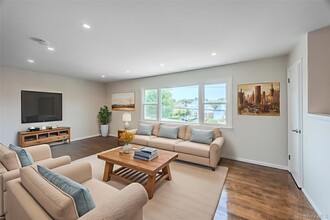 214 Carman Ave in East Rockaway, NY - Building Photo - Building Photo