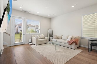 5915 Jasper Jones Wy in Houston, TX - Foto de edificio - Building Photo
