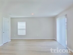 10734 Hidden Banks Gln in Parrish, FL - Building Photo - Building Photo