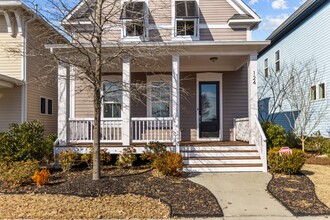 124 Rock Ledge Dr in Chapel Hill, NC - Foto de edificio - Building Photo