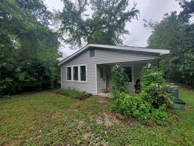property at 814 S Washington Ave