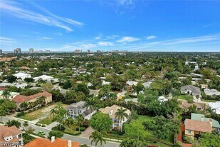 1427 Hemingway Pl in Naples, FL - Building Photo