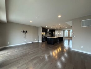 43339 Stadium Ter in Ashburn, VA - Building Photo - Building Photo