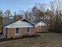 3188 Bomar Rd in Douglasville, GA - Foto de edificio - Building Photo