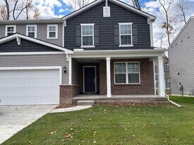 9272 Hemlock Ln in Dexter, MI - Building Photo