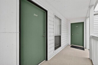 259 Cypress Point Dr in Palm Beach Gardens, FL - Building Photo - Building Photo