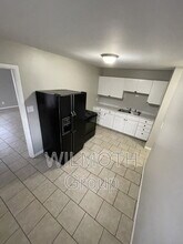 622 Brewer Pl in Greenwood, IN - Building Photo - Building Photo