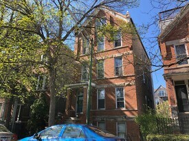 2334 W Belden Ave, Unit G in Chicago, IL - Building Photo