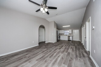 513 Royal Palm Dr in Kissimmee, FL - Building Photo - Building Photo