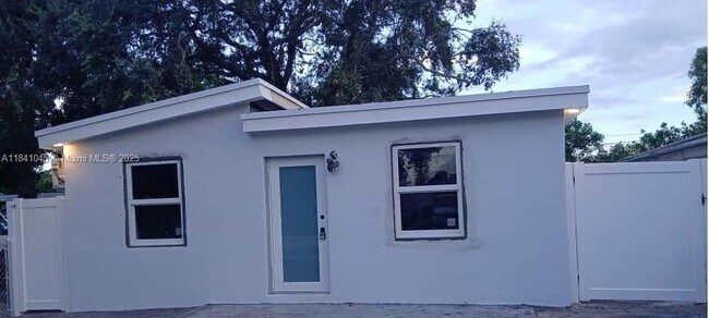 5636 Arthur St in Hollywood, FL - Building Photo - Building Photo