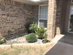 1808 Meadow Run Dr in Moore, OK - Building Photo - Building Photo