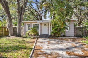 524 6th Ave NE in Largo, FL - Building Photo