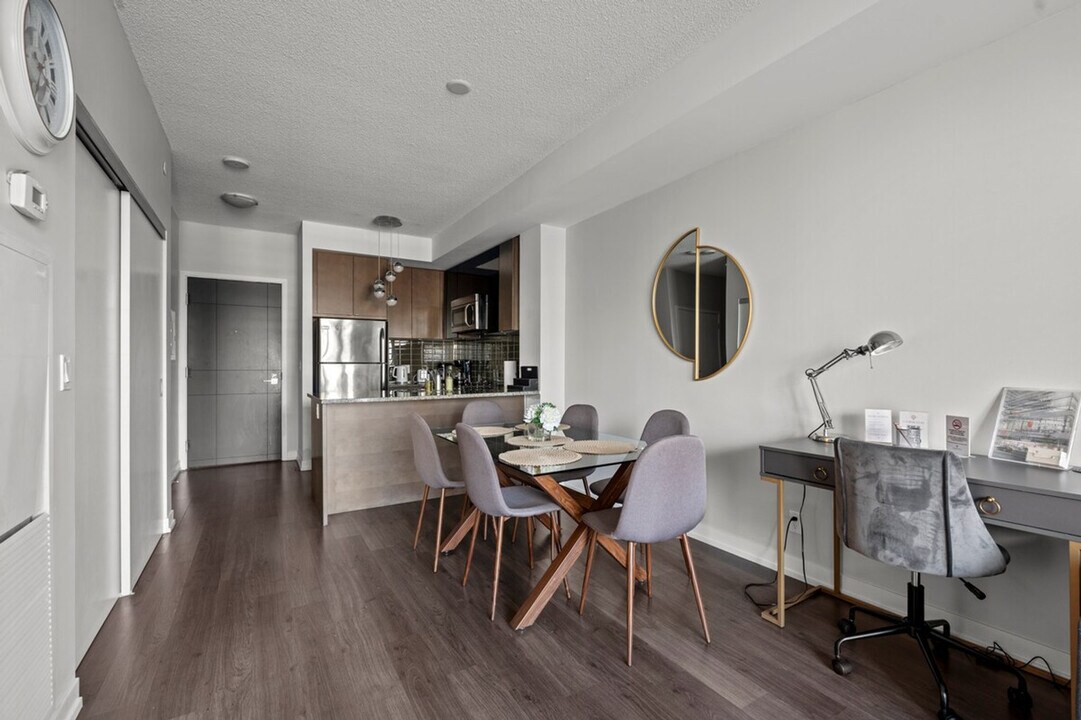 123 Eglinton Ave E in Toronto, ON - Building Photo