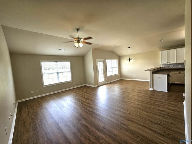 385 Robinson Rd in Huntsville, AL - Foto de edificio - Building Photo