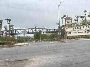 350 Tigullio Ave in Henderson, NV - Building Photo - Building Photo