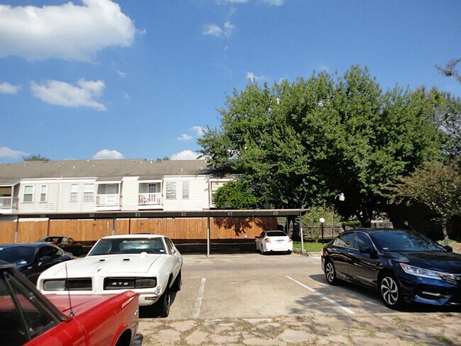 11710 Southlake Dr in Houston, TX - Building Photo - Building Photo