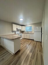 414 W Olympic St in Springfield, OR - Building Photo - Building Photo