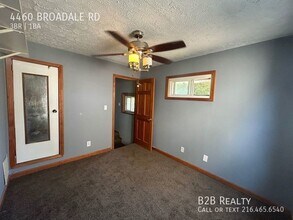 4460 Broadale Rd in Cleveland, OH - Building Photo - Building Photo