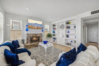 15 Renata in Newport Beach, CA - Building Photo - Building Photo