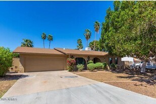 2502 E Sahuaro Dr in Phoenix, AZ - Building Photo