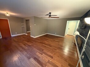 4000 Gypsy Ln in Philadelphia, PA - Building Photo - Building Photo