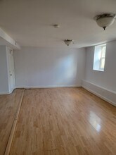 330 Rhode Island Ave NE, Unit 10 in Washington, DC - Foto de edificio - Building Photo