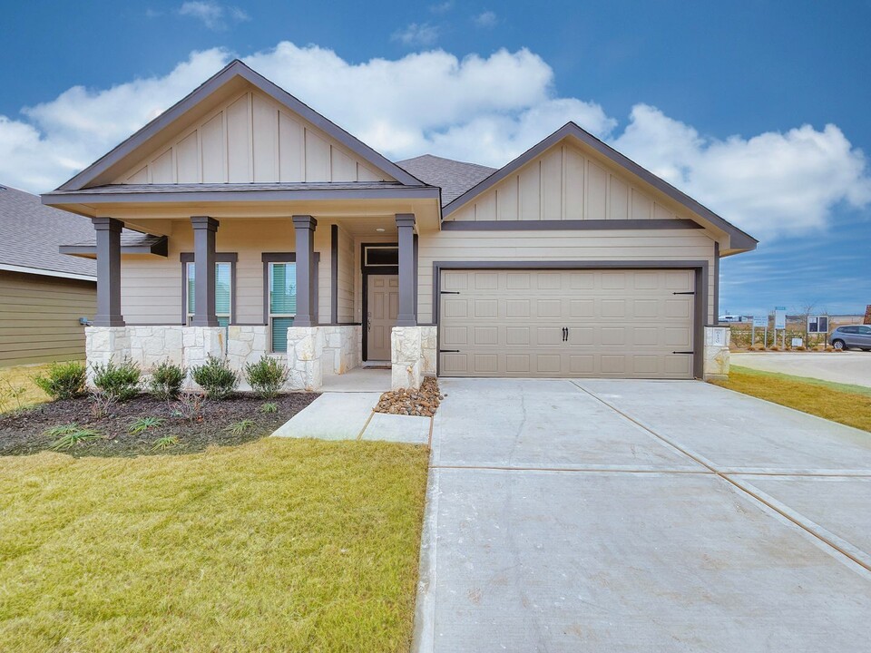 6130 Darlington Ave in College Station, TX - Building Photo