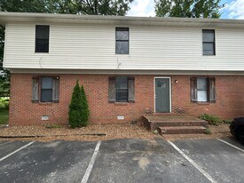 275 Tinker Hill Cv, Unit A in Jackson, TN - Building Photo