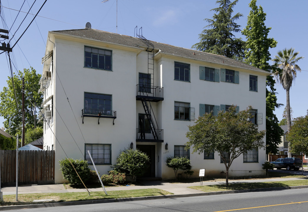 3540 J St in Sacramento, CA - Building Photo