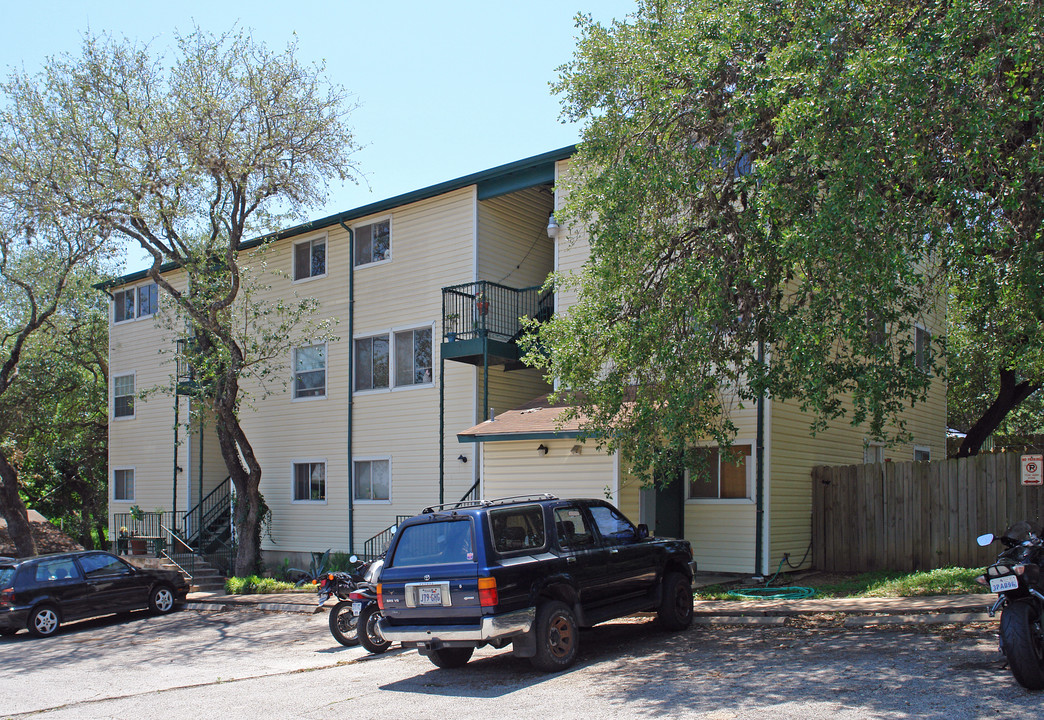 Vista Ridge Condos in Austin, TX - Building Photo