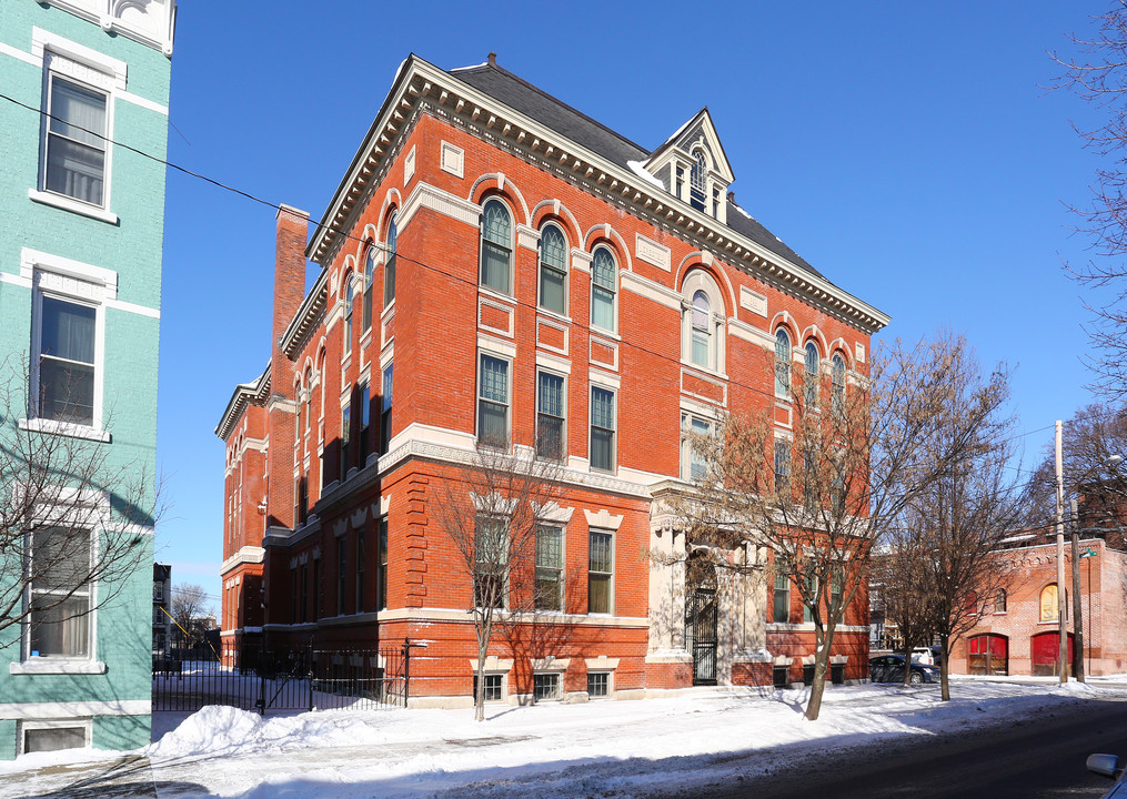 School 10 in Troy, NY - Building Photo