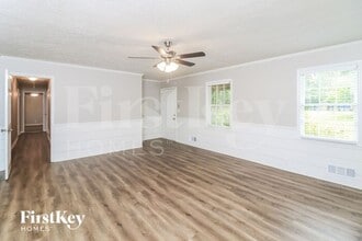 3692 Cambridge Dr SW in Marietta, GA - Building Photo - Building Photo