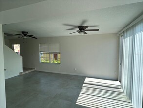 202 Washington Palm Loop in Davenport, FL - Building Photo - Building Photo