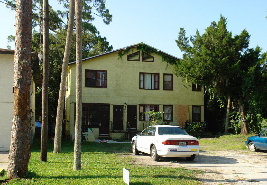 205 Shady Pl in Daytona Beach, FL - Building Photo