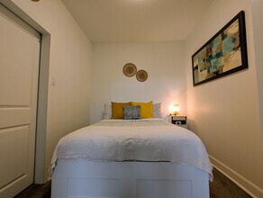 4010 Rue Hochelaga in Montréal, QC - Building Photo - Building Photo