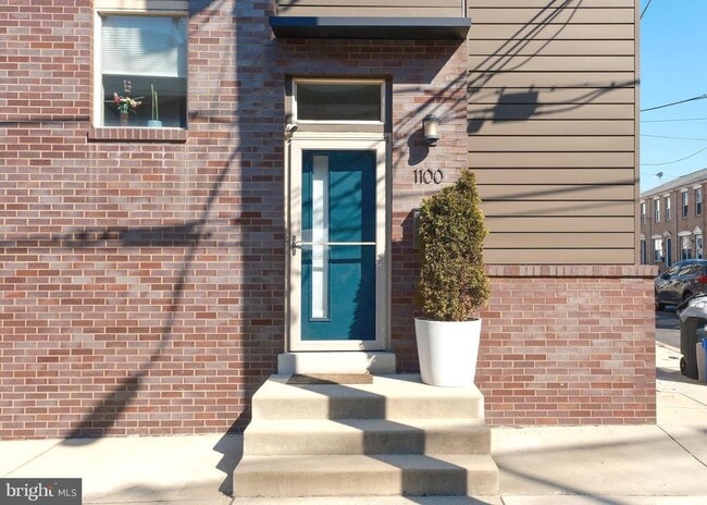 property at 1100 E Hewson St