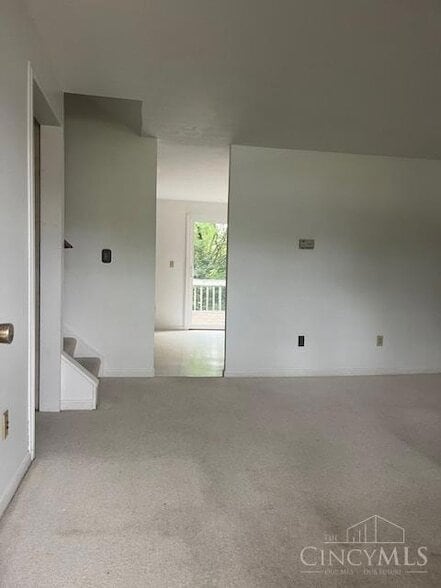 1810 W Kemper Rd in Cincinnati, OH - Building Photo - Building Photo
