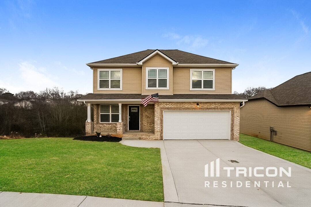1020 Berra Dr in Springfield, TN - Building Photo