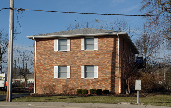 219 E Washington St in Oswego, IL - Foto de edificio - Building Photo