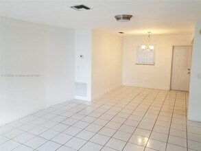 1906-1908 Taylor St, Unit 1908B in Hollywood, FL - Building Photo - Building Photo