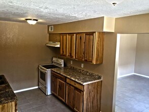 10801 Towner Ave NE in Albuquerque, NM - Building Photo - Building Photo