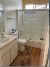 125 Shoreline Dr in Pittsburg, CA - Building Photo - Building Photo
