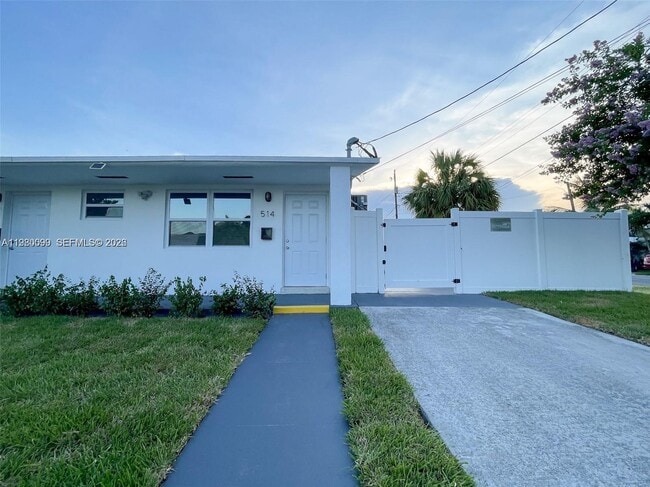 514 NE 4th Ave in Hallandale Beach, FL - Building Photo - Building Photo