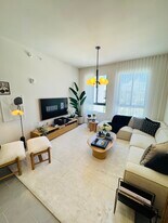 122 NE 23rd St, Unit A in Miami, FL - Building Photo