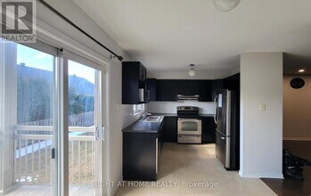 307 Galston Private in Ottawa, ON - Building Photo - Building Photo