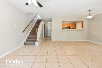 2923 La Estancia Ln in Houston, TX - Building Photo - Building Photo
