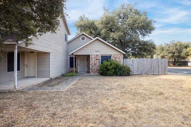 2809 W Slaughter Ln in Austin, TX - Building Photo - Building Photo